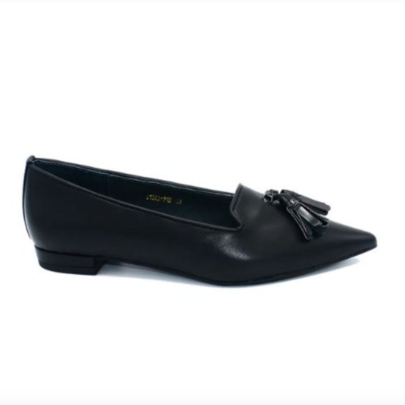 Avah Abigail Women's Black Leather Pointy Toe Loafer with Tassels - Picture 2 of 8